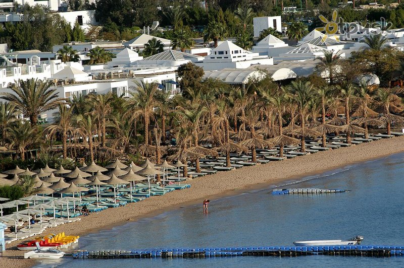 Фото отеля Maritim Jolie Ville Resort & Casino 5* Шарм эль Шейх Египет пляж