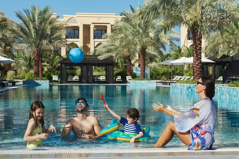 Фото отеля DoubleTree by Hilton Resort & Spa Marjan Island 5* Ras al Chaima JAE išorė ir baseinai