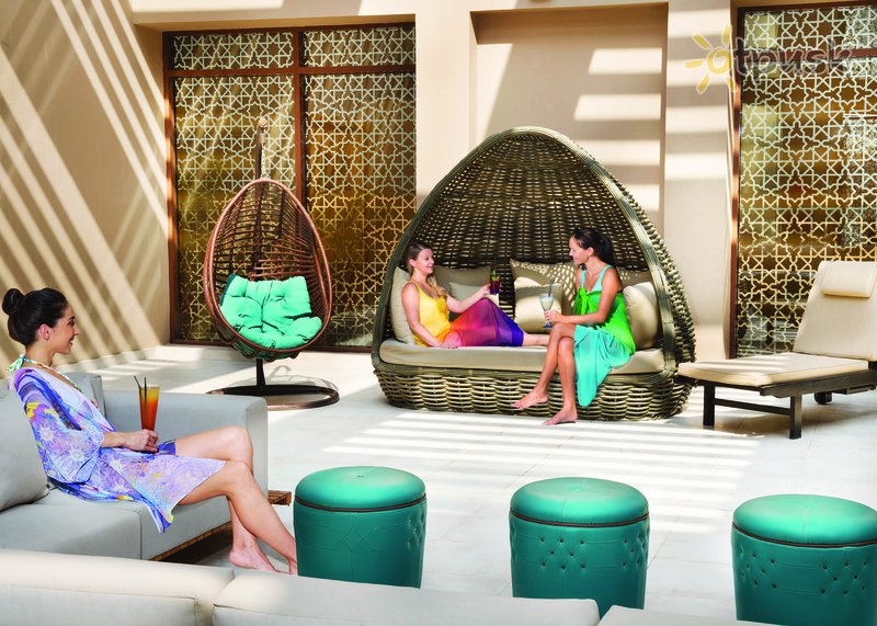 Фото отеля DoubleTree by Hilton Resort & Spa Marjan Island 5* Рас Аль-Хайма ОАЭ лобби и интерьер