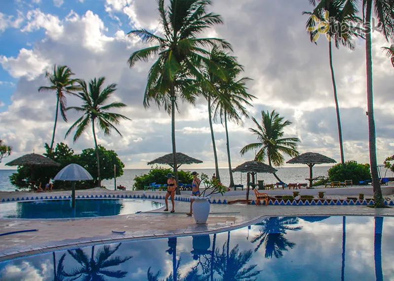 Фото отеля African Sun Sand Sea Resort & Spa 3* Bweju Tanzanija išorė ir baseinai