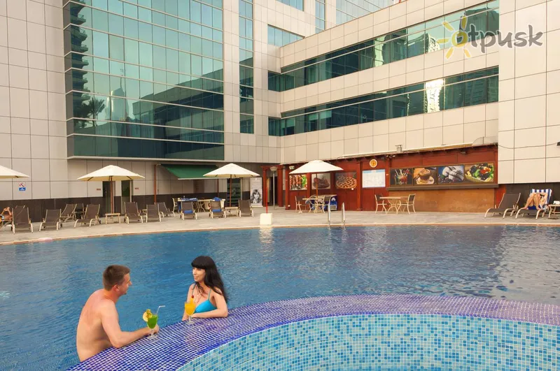 Фото отеля Marina View Deluxe Hotel Apartment 4* Dubajus JAE išorė ir baseinai