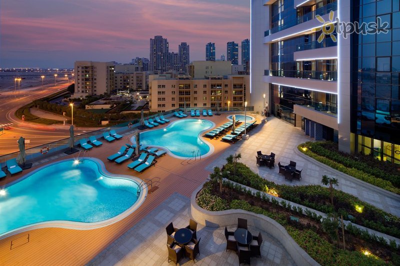 Фото отеля Millennium Place Barsha Heights Hotel 4* Дубай ОАЭ экстерьер и бассейны