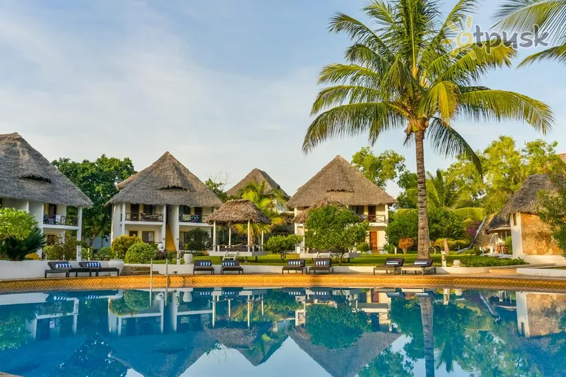 Фото отеля Filao Beach Zanzibar 4* Чвака Танзания экстерьер и бассейны