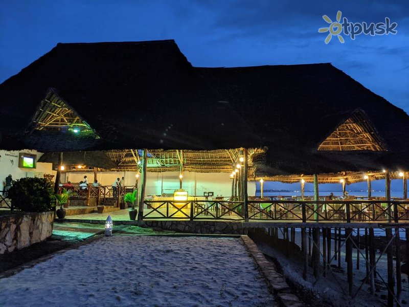 Фото отеля Amaan Ocean Kihinani Hotel 3* Бубубу Танзания бары и рестораны