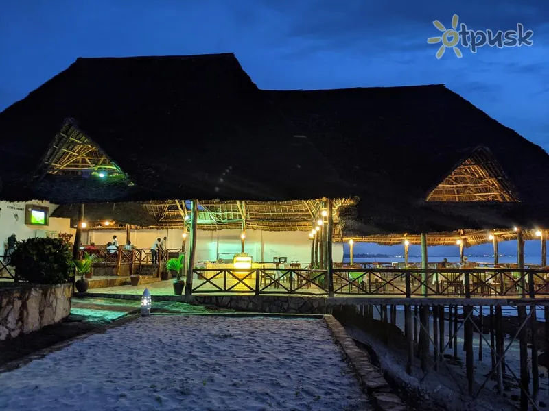 Фото отеля Amaan Ocean Kihinani Hotel 3* Бу Бу бу Танзанія бари та ресторани