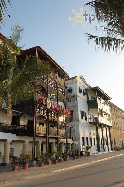Фото отеля Mizingani Seafront Hotel 4* Занзибар – город Танзания экстерьер и бассейны