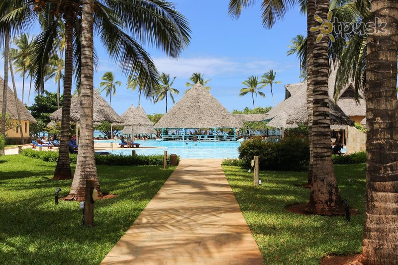 Фото отеля Neptune Pwani Beach Resort & Spa 5* Пвани Мчангани Танзания экстерьер и бассейны