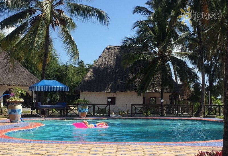 Фото отеля Mermaids Cove Beach Resort & Spa 3* Уроа Танзания экстерьер и бассейны