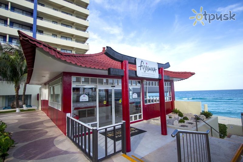 Фото отеля Crown Paradise Club 5* Канкун Мексика бары и рестораны