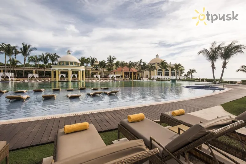 Фото отеля Iberostar Grand Paraiso 5* Maya Riviera Meksika išorė ir baseinai