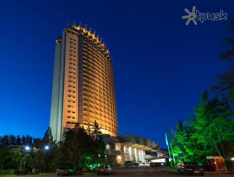 Фото отеля Kazakhstan 4* Алматы Казахстан экстерьер и бассейны