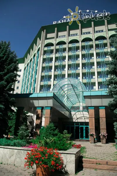 Фото отеля Rahat Palace 5* Almata Kazachstanas išorė ir baseinai
