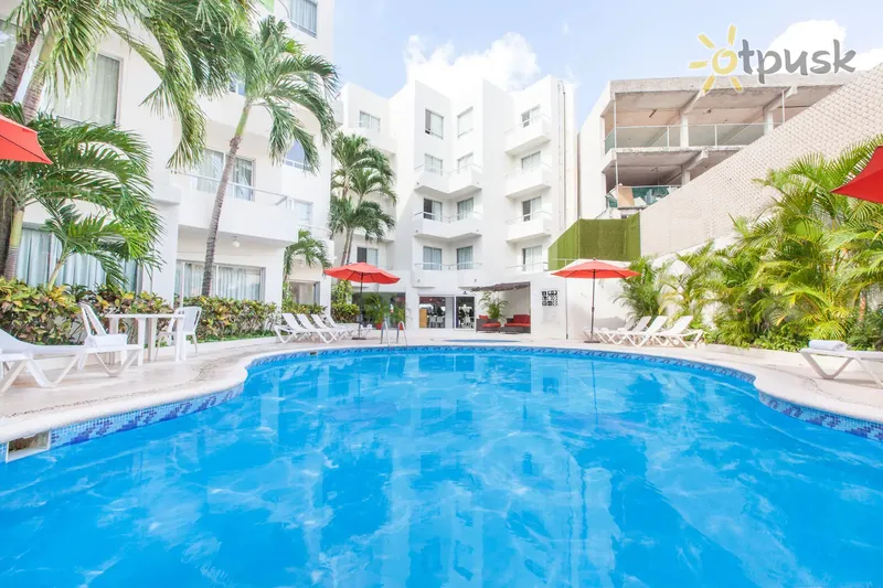 Фото отеля Ramada by Wyndham Cancun City 4* Канкун Мексика экстерьер и бассейны