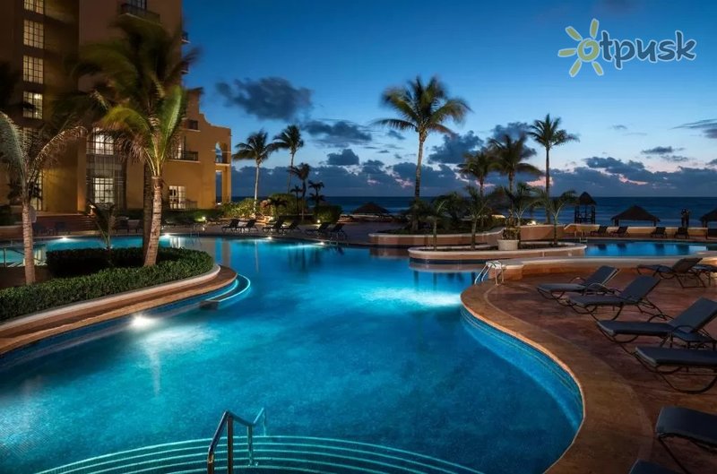 Фото отеля The Ritz-Carlton 5* Канкун Мексика экстерьер и бассейны