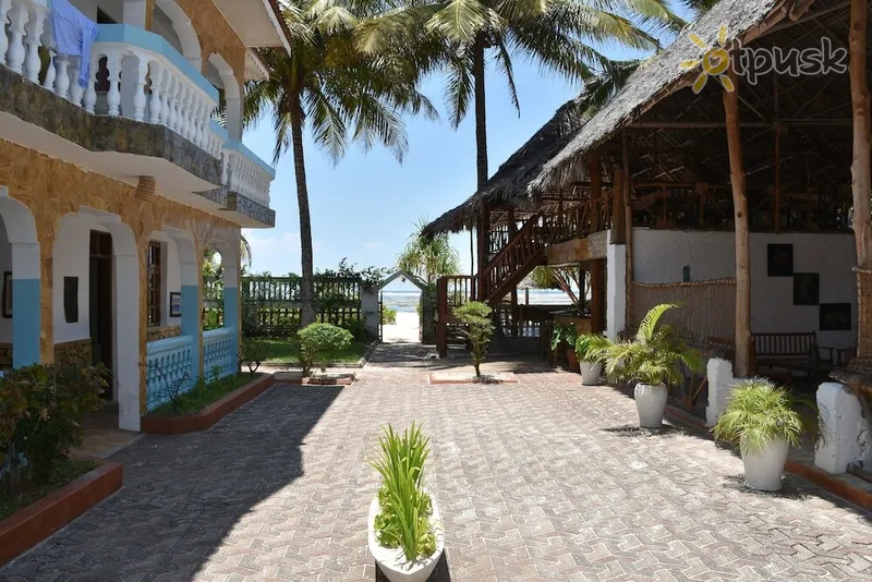 Фото отеля Pwani Beach Hotel 3* Пвані Мчангані Танзанія екстер'єр та басейни