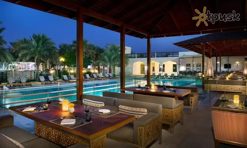 Фото отеля Radisson Blu Hotel & Resort Al Ain 4* Аль Айн ОАЕ бари та ресторани
