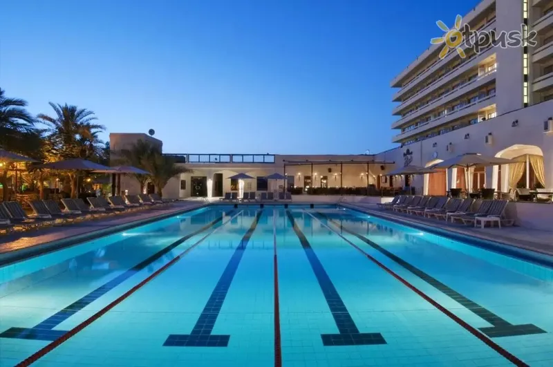 Фото отеля Radisson Blu Hotel & Resort Al Ain 4* Аль Айн ОАЕ екстер'єр та басейни