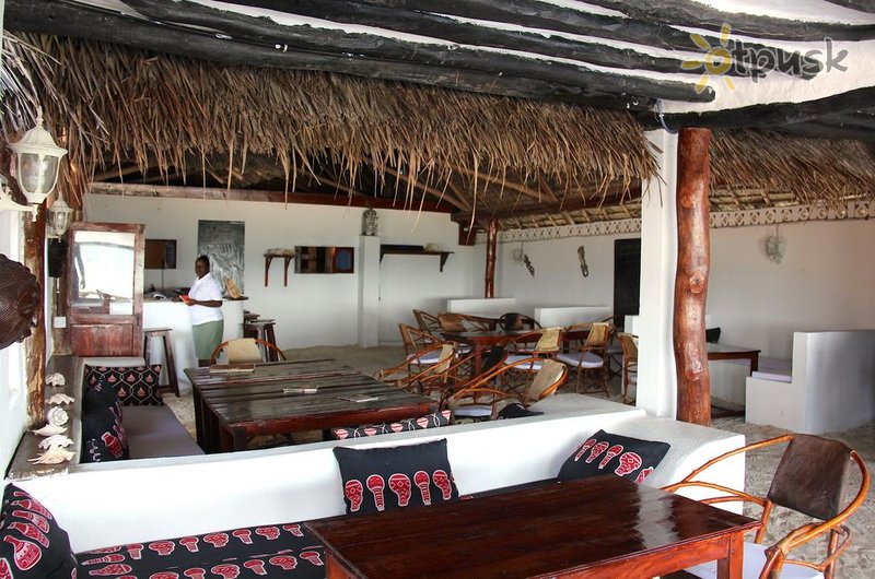 Фото отеля Makuti Beach Bungalows 3* Бведжу Танзания бары и рестораны