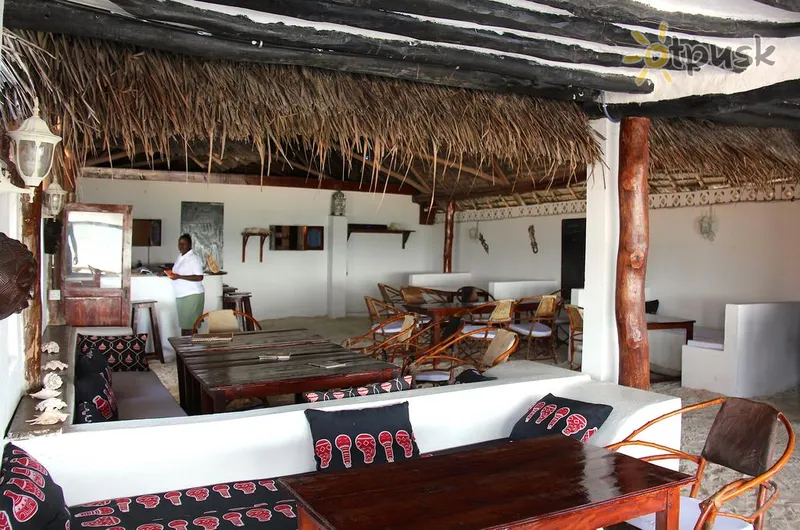 Фото отеля Makuti Beach Bungalows 3* Бведжу Танзанія бари та ресторани