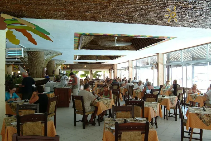 Фото отеля Bamburi Beach Hotel 3* Mombasa Kenija barai ir restoranai