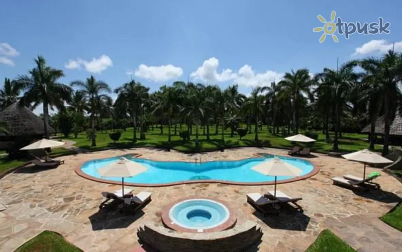 Фото отеля Sunset Villa Luxury Boutique 4* Mombasa Kenija ārpuse un baseini