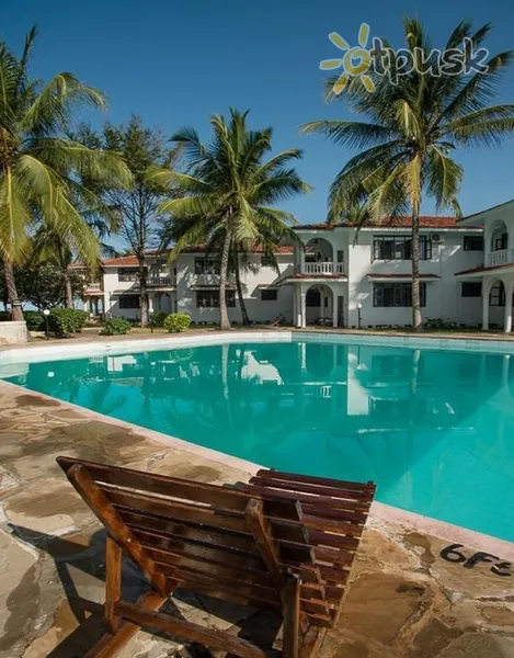 Фото отеля Bahari Dhow Beach Villas 4* Mombasa Kenija išorė ir baseinai