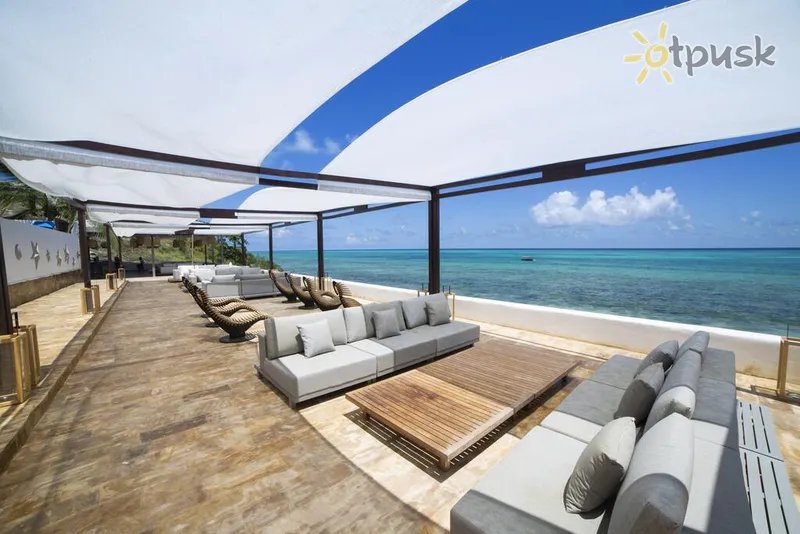 Фото отеля Le Mersenne Beach Resort Zanzibar 5* Пінгве Танзанія бари та ресторани