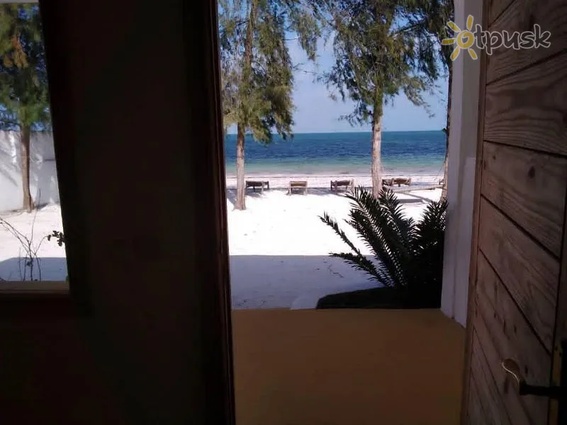 Фото отеля Tropicana Nautilus Villa 2* Уроа Танзания пляж