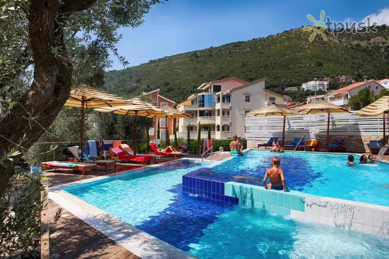 Фото отеля Castellastva 4* Petrovac Juodkalnija išorė ir baseinai