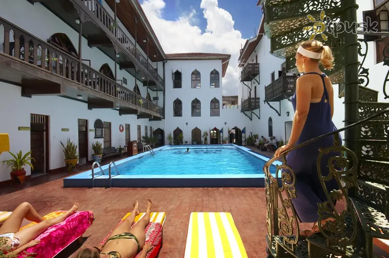 Фото отеля Tembo Palace Hotel 4* Zanzibaro miestas Tanzanija išorė ir baseinai