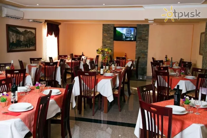 Фото отеля Dolce Vita 4* Becici Melnkalne bāri un restorāni
