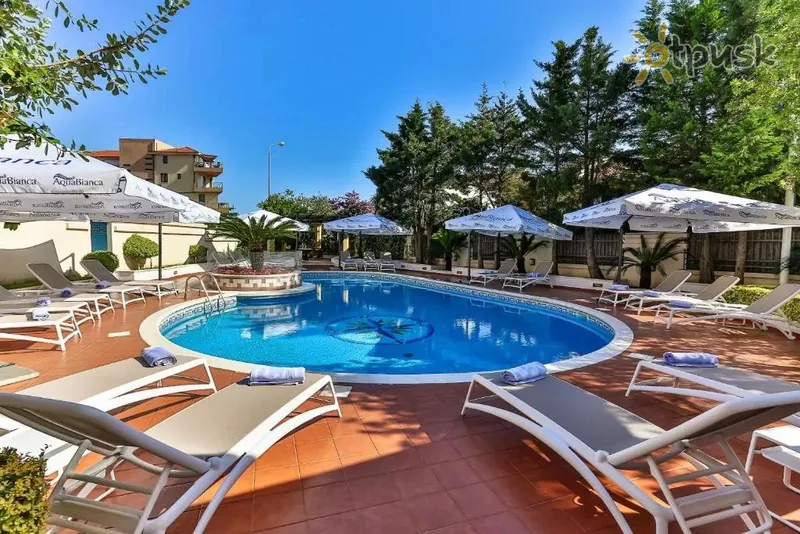 Фото отеля Max Prestige Hotel 4* Budva Juodkalnija išorė ir baseinai