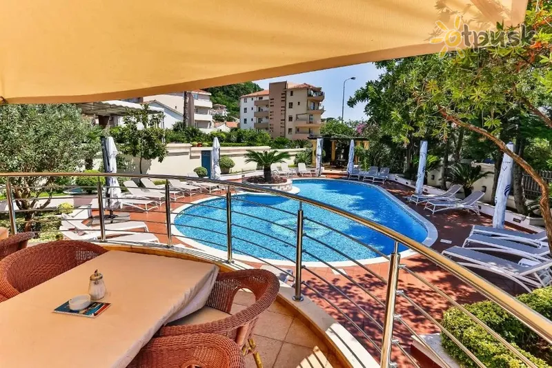 Фото отеля Max Prestige Hotel 4* Будва Чорногорія екстер'єр та басейни