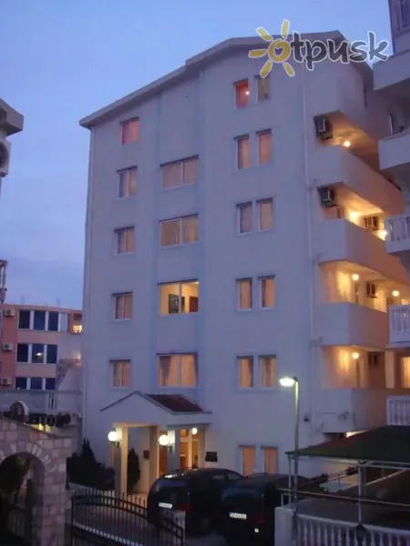 Фото отеля Azzuro Apartments 4* Budva Juodkalnija išorė ir baseinai