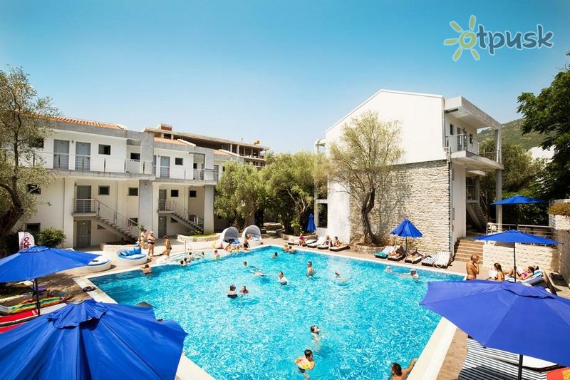 Фото отеля Vile Oliva Petrovac 4* Петровац Черногория экстерьер и бассейны