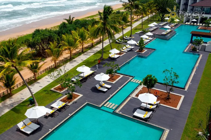 Фото отеля Centara Ceysands Resort & Spa Sri Lanka 5* Бентота Шри-Ланка пляж