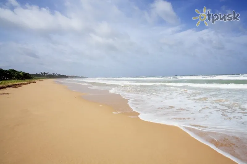 Фото отеля Centara Ceysands Resort & Spa Sri Lanka 5* Бентота Шри-Ланка пляж