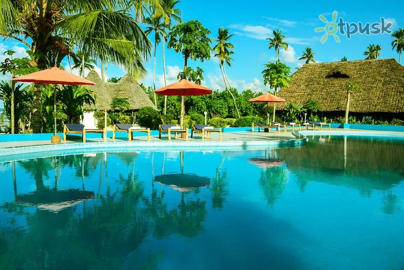 Фото отеля Coconut Tree Village Beach Resort 3* Марумбі Танзанія екстер'єр та басейни