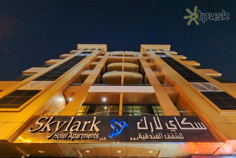 Фото отеля Skylark Hotel Apartments 3* Dubaija AAE ārpuse un baseini