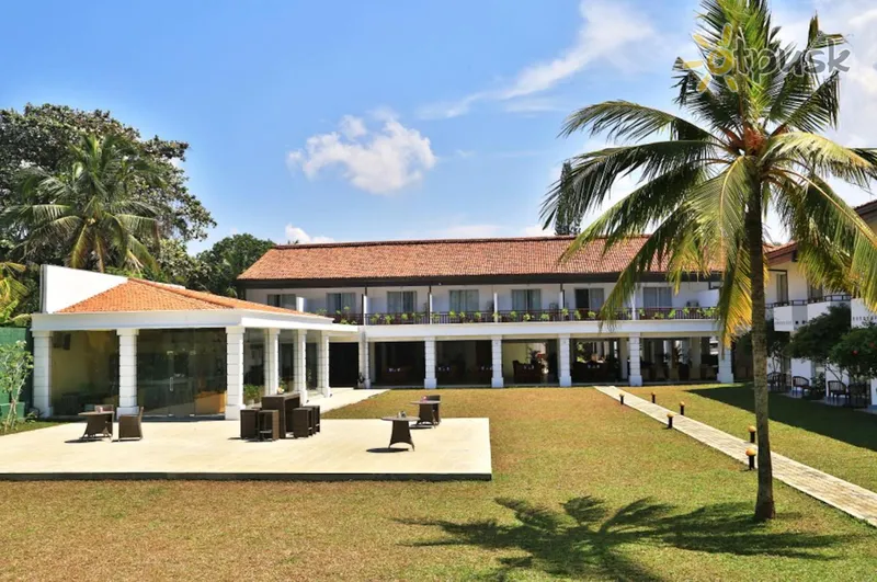 Фото отеля Hibiscus Beach Hotel 3* Kalutara Šri Lanka išorė ir baseinai