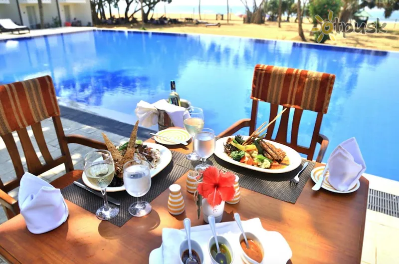 Фото отеля Hibiscus Beach Hotel 3* Kalutara Šri Lanka barai ir restoranai