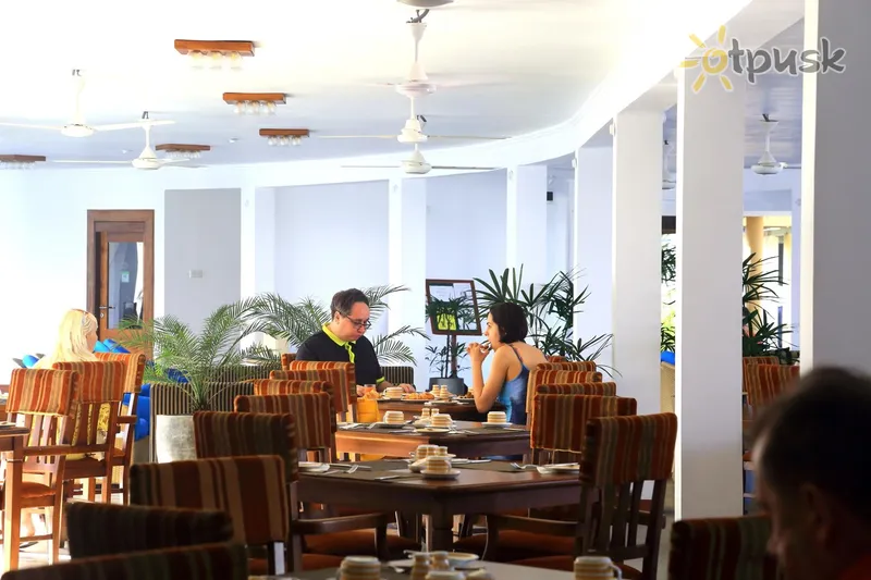 Фото отеля Hibiscus Beach Hotel 3* Калутара Шрі Ланка бари та ресторани