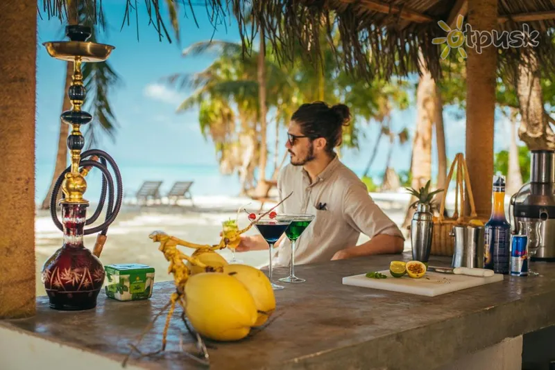 Фото отеля Reveries Diving Village 3* Laamu atols Maldīvija bāri un restorāni