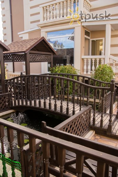 Фото отеля Rest Royally Hotel 3* Саки Крым экстерьер и бассейны