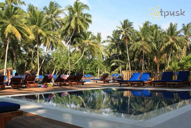 Фото отеля Vilamendhoo Island Resort & Spa 4* Ари (Алифу) Атолл Мальдивы экстерьер и бассейны