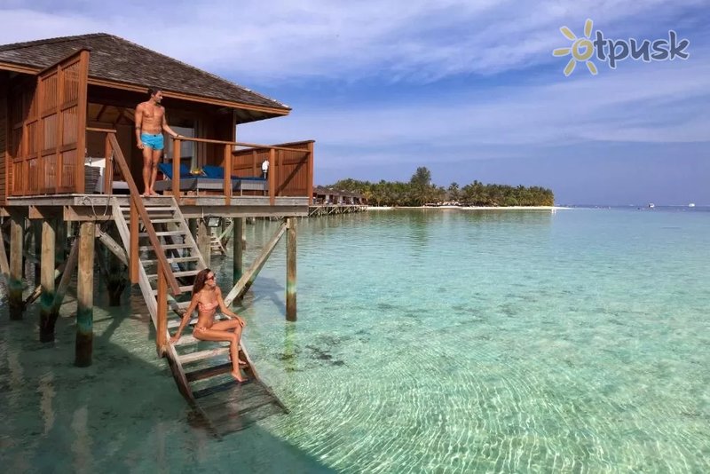 Фото отеля Vilamendhoo Island Resort & Spa 4* Ари (Алифу) Атолл Мальдивы экстерьер и бассейны