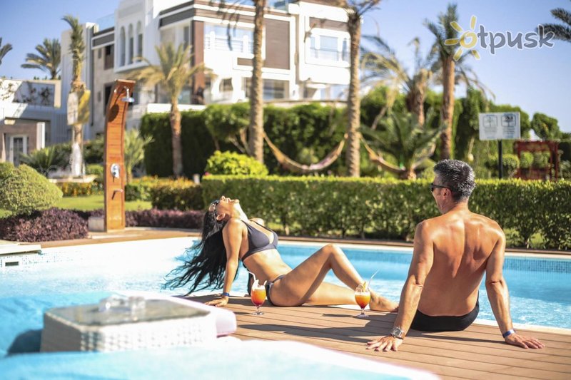Фото отеля Sunrise Arabian Beach Resort 5* Шарм эль Шейх Египет экстерьер и бассейны
