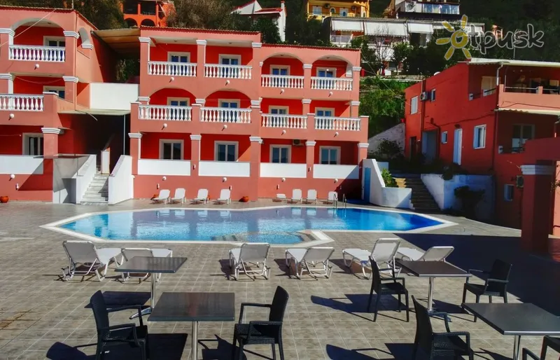 Фото отеля Paradiso Aparthotel 3* Korfu Graikija išorė ir baseinai