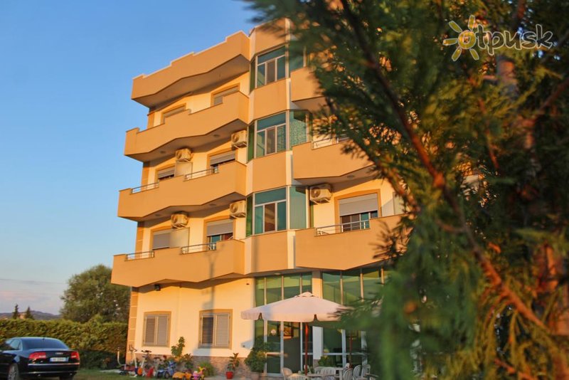 Фото отеля Gurguri Hotel 3* Дуррес Албания экстерьер и бассейны