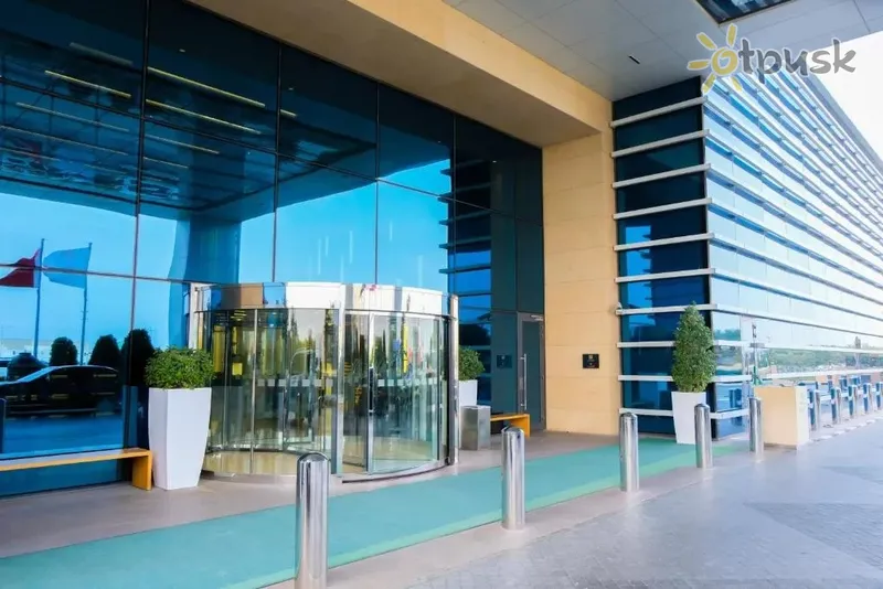 Фото отеля Holiday Inn Dubai Festival City 4* Дубай ОАЕ екстер'єр та басейни